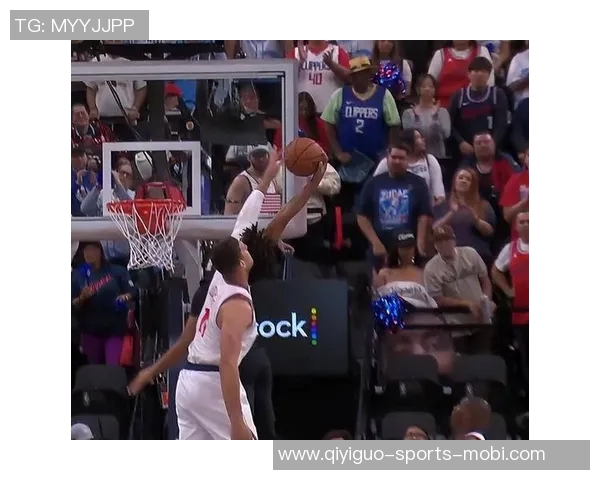 小卡上半场表现抢眼两分全中三分稍显失准罚球稳健贡献17分