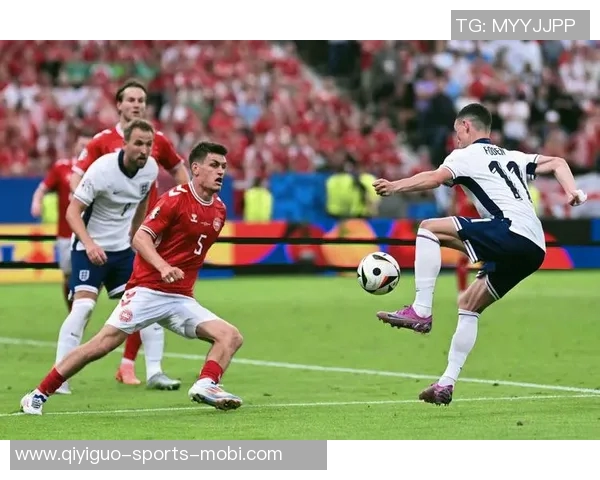 曼联小将谢伊莱西受邀英格兰队训练课展现潜力与成长