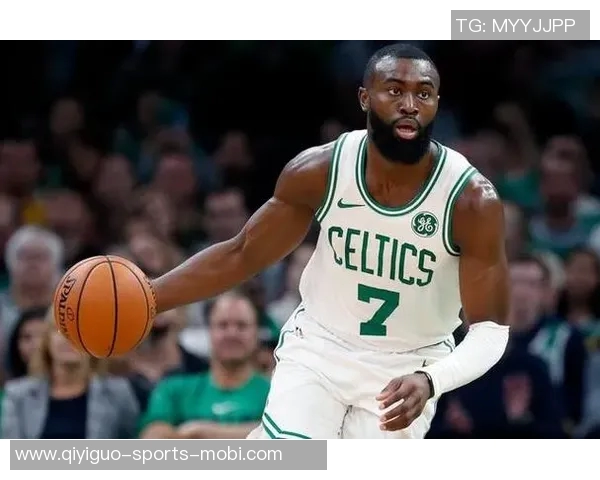 杰伦布朗12月场均32分表现引热议或与鞋子有关的背后故事